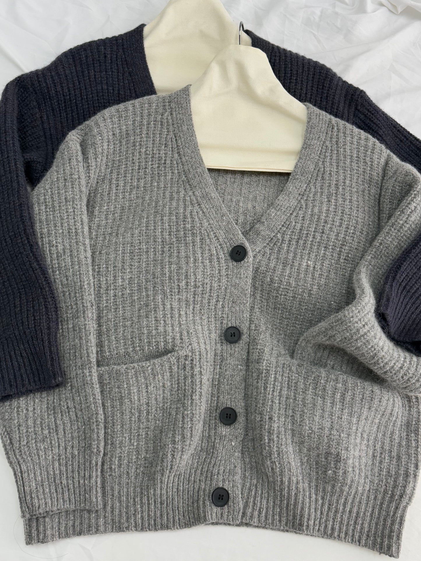 100%wool knitted cardigan