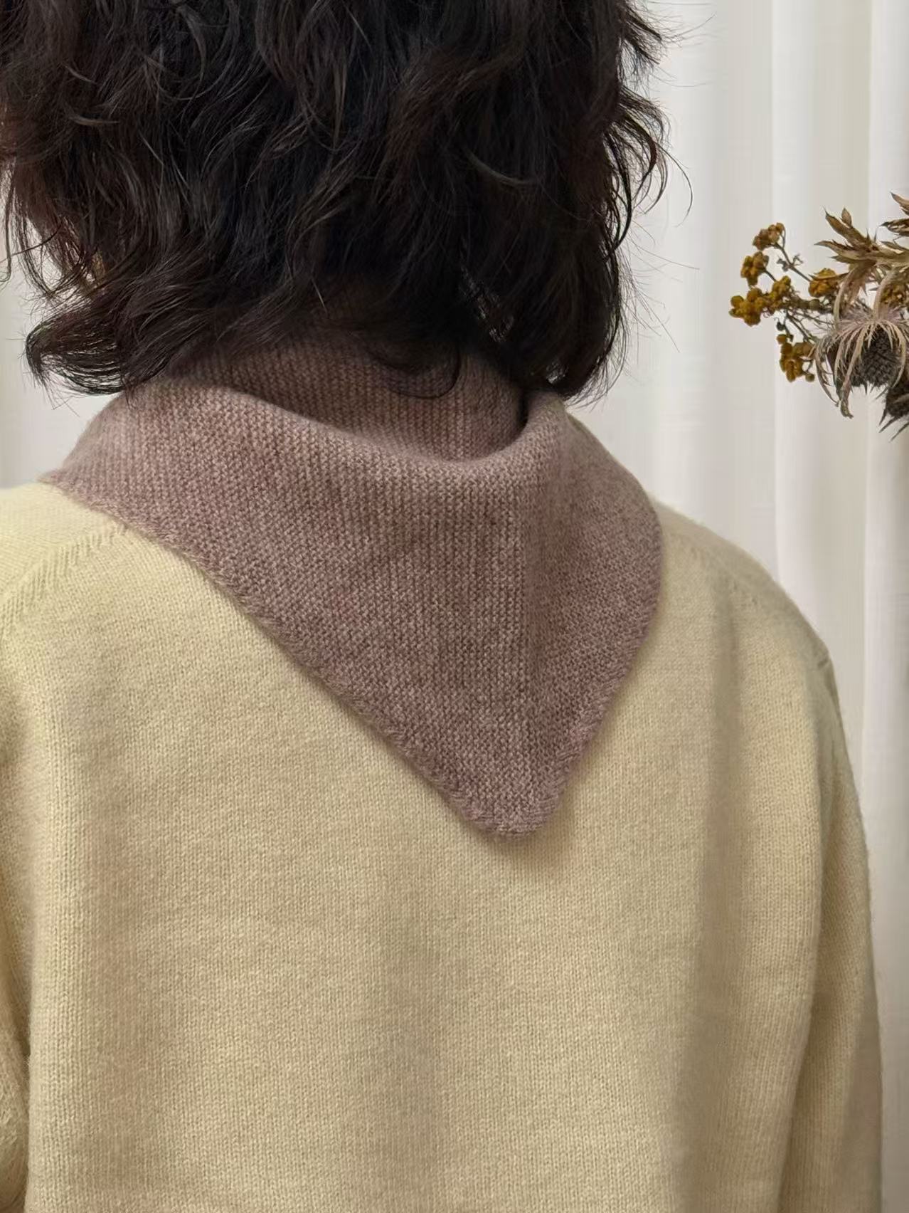 100%wool small triangle scarf