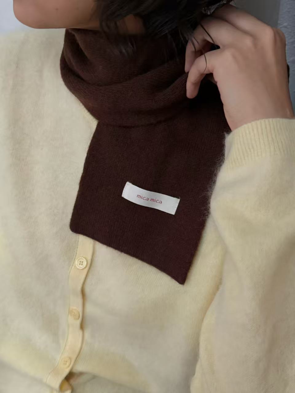 100%wooll small scarf
