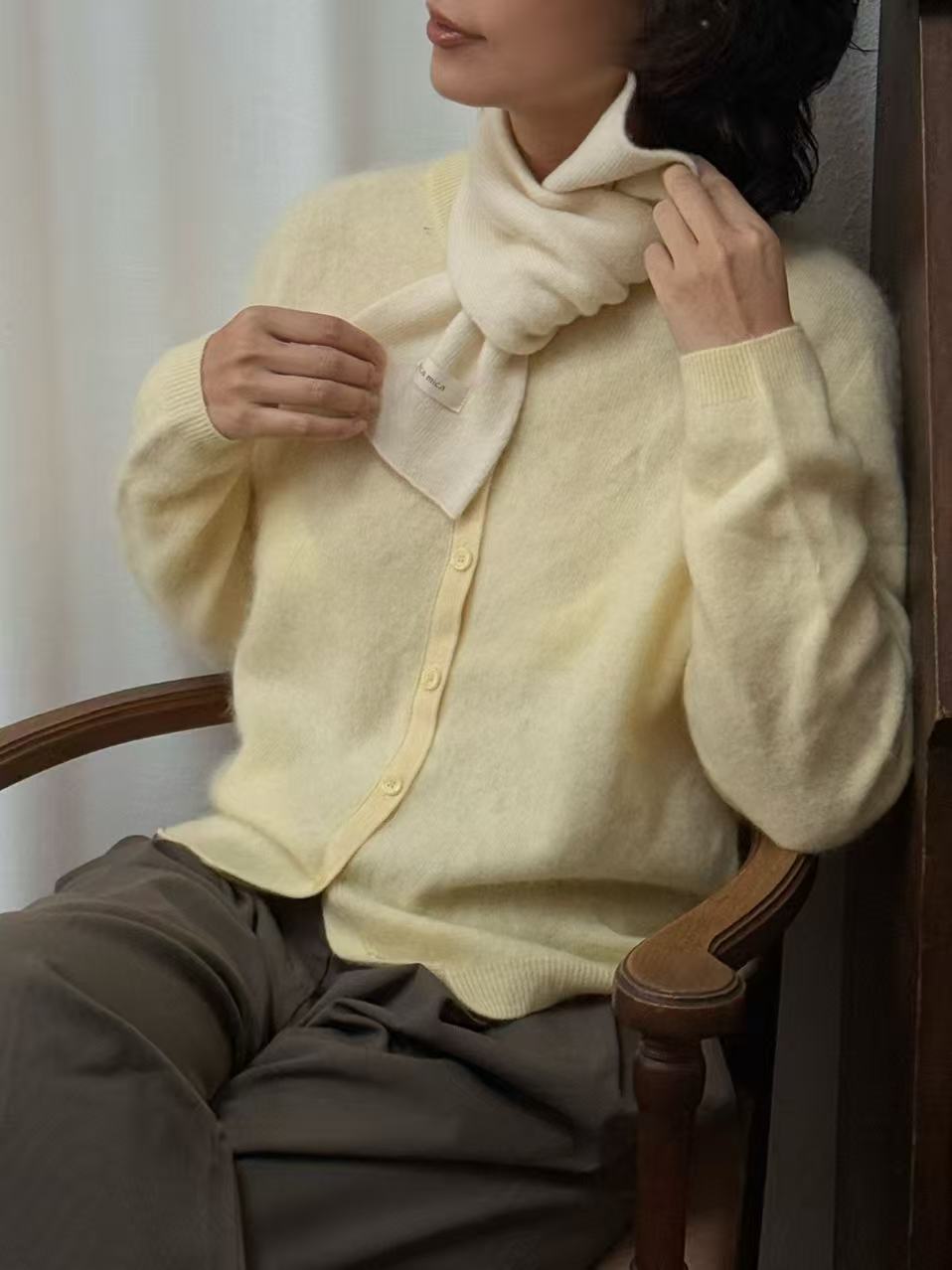 100%wool smaill scarf