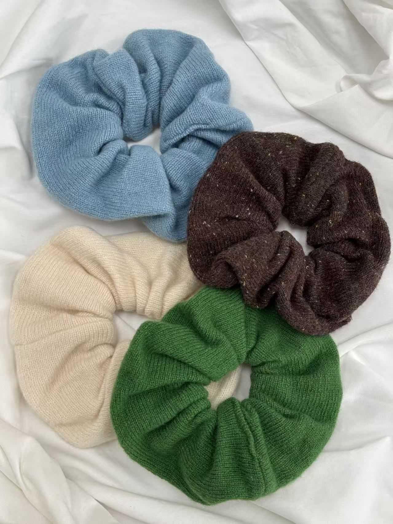 100%wool scrunchie