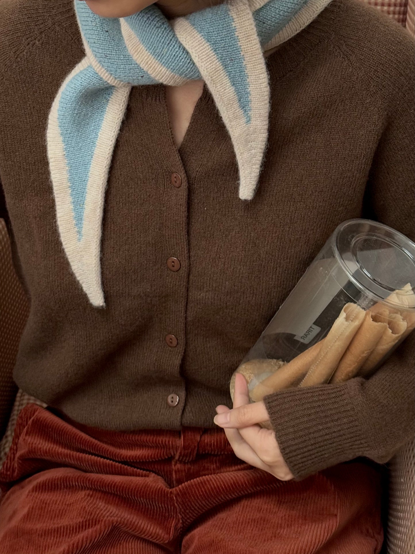 100%wool triangular scarf