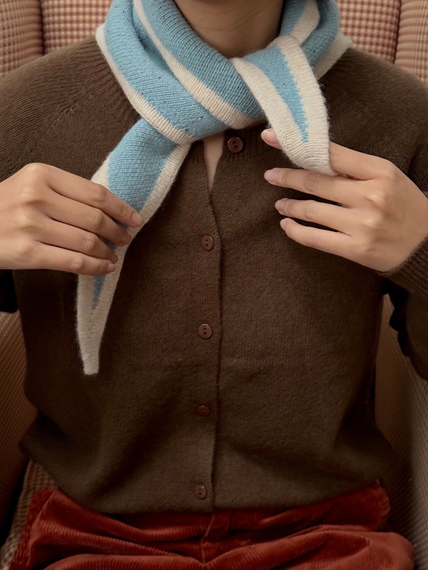 100%wool triangular scarf