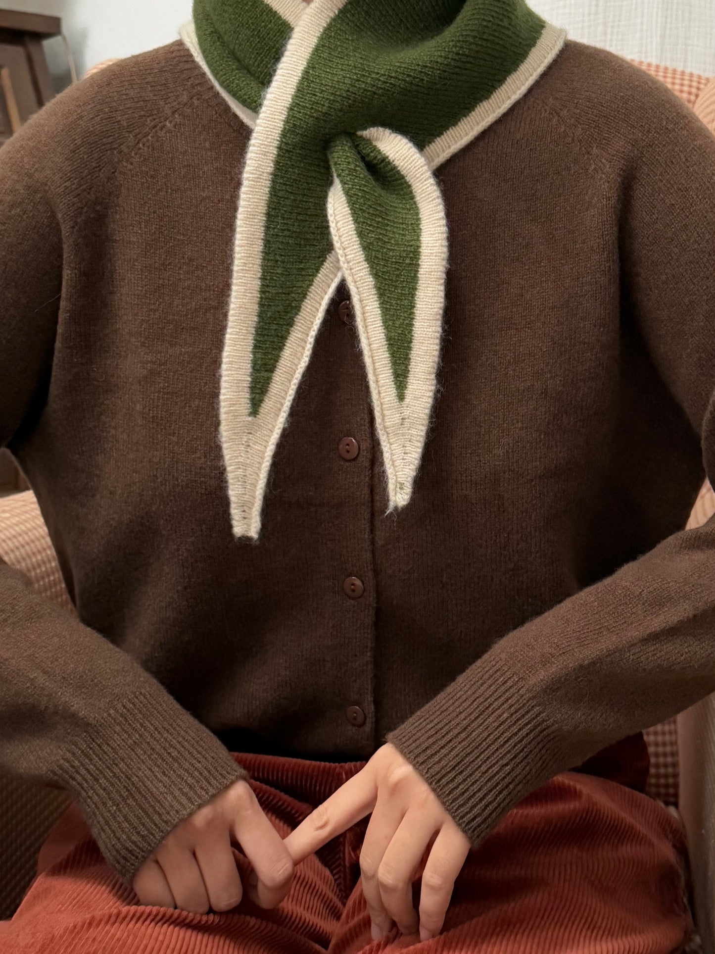 100%wool triangular scarf