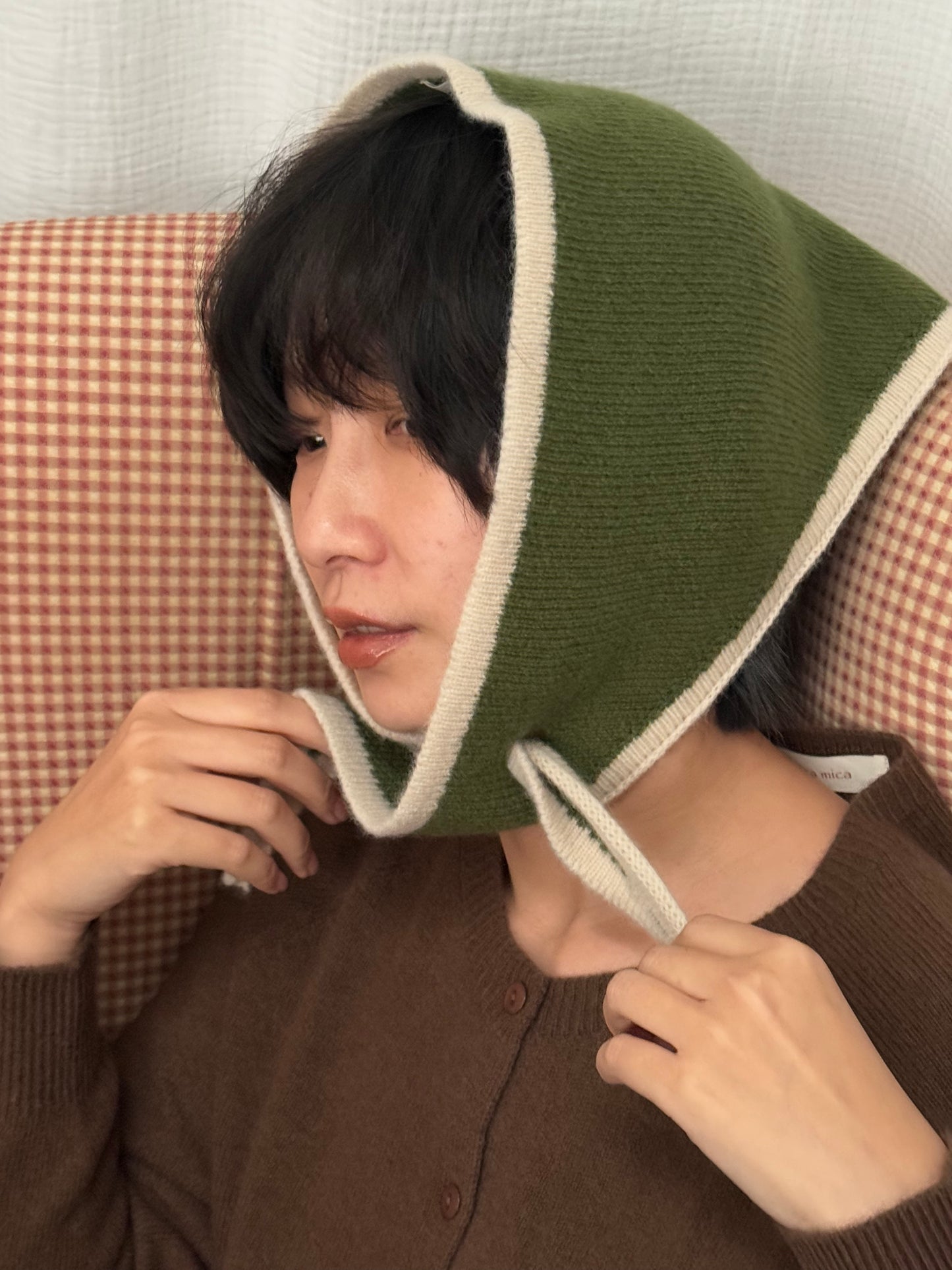 100%wool triangular scarf