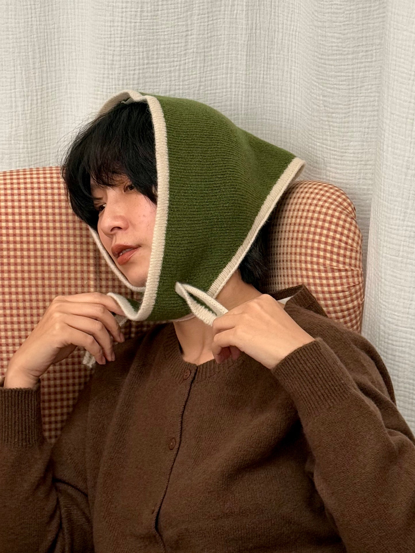 100%wool triangular scarf