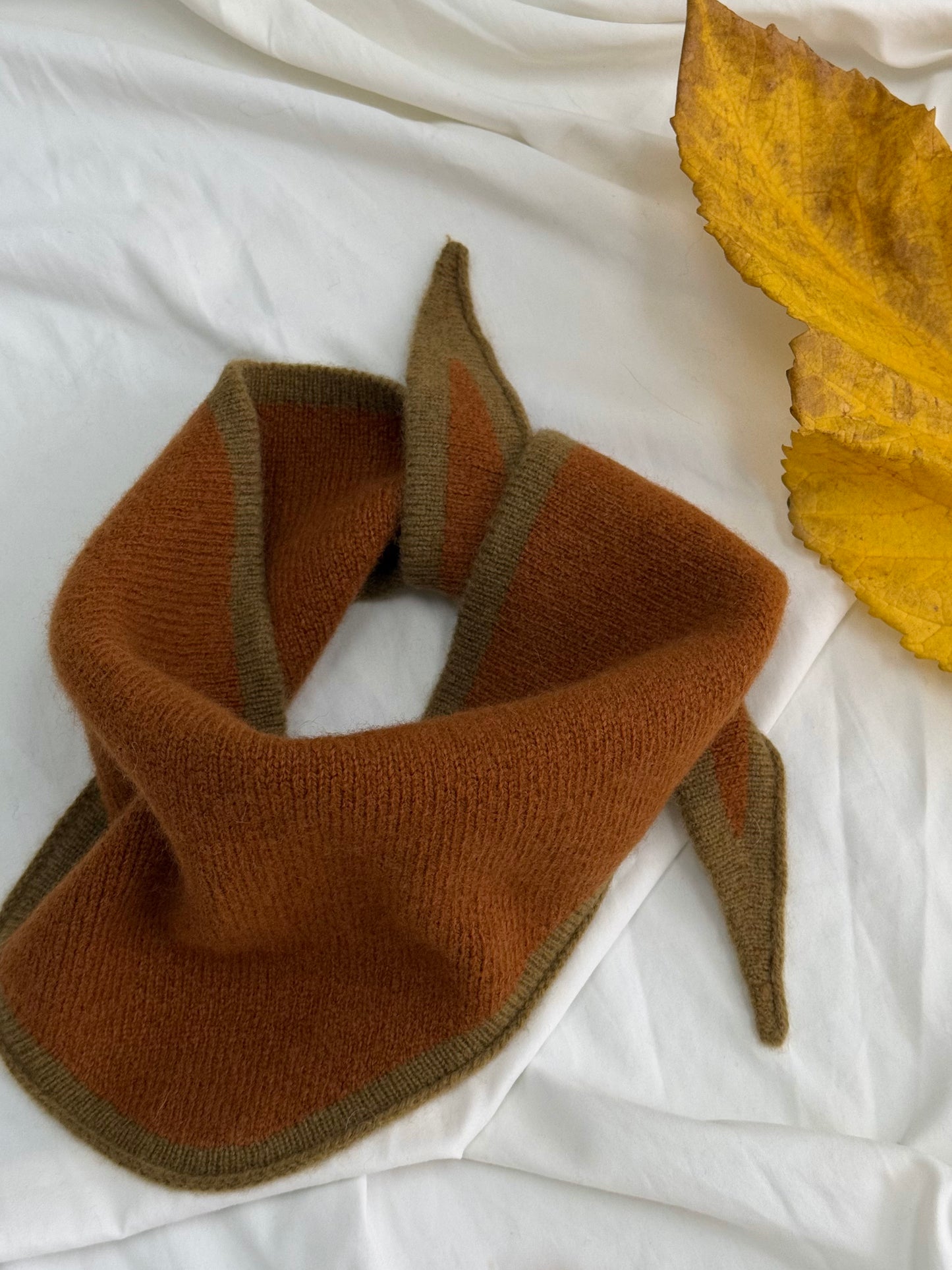 100%wool triangular scarf