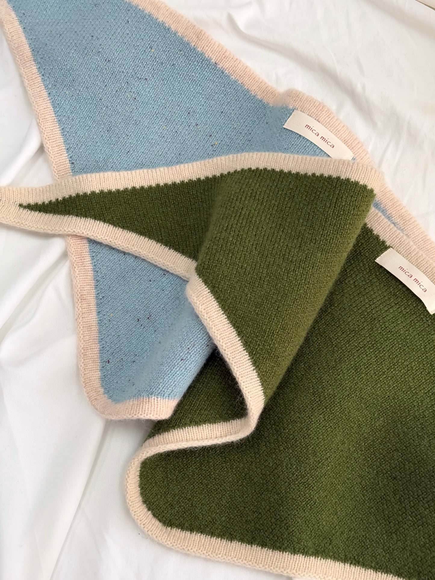 100%wool triangular scarf