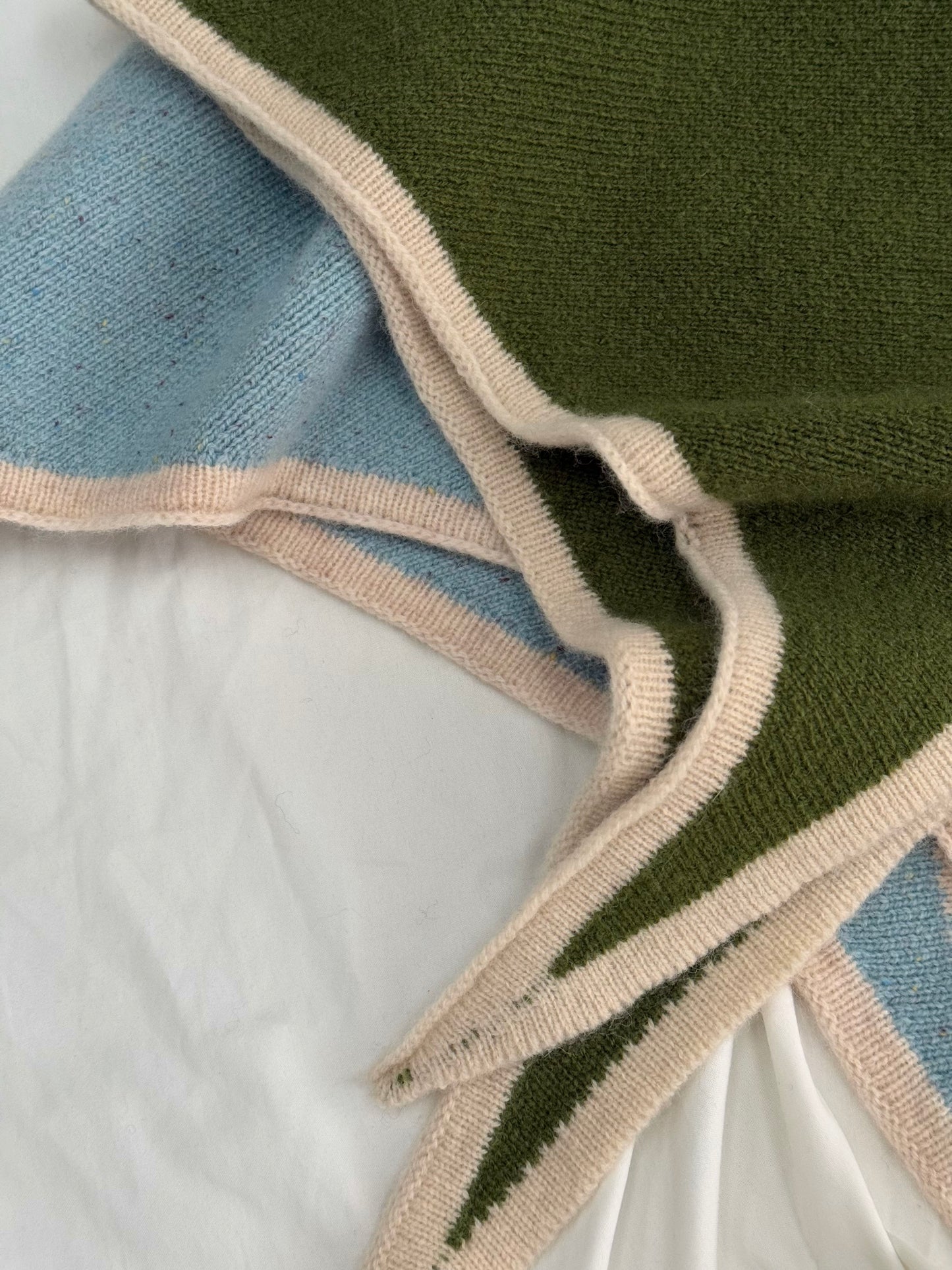 100%wool triangular scarf