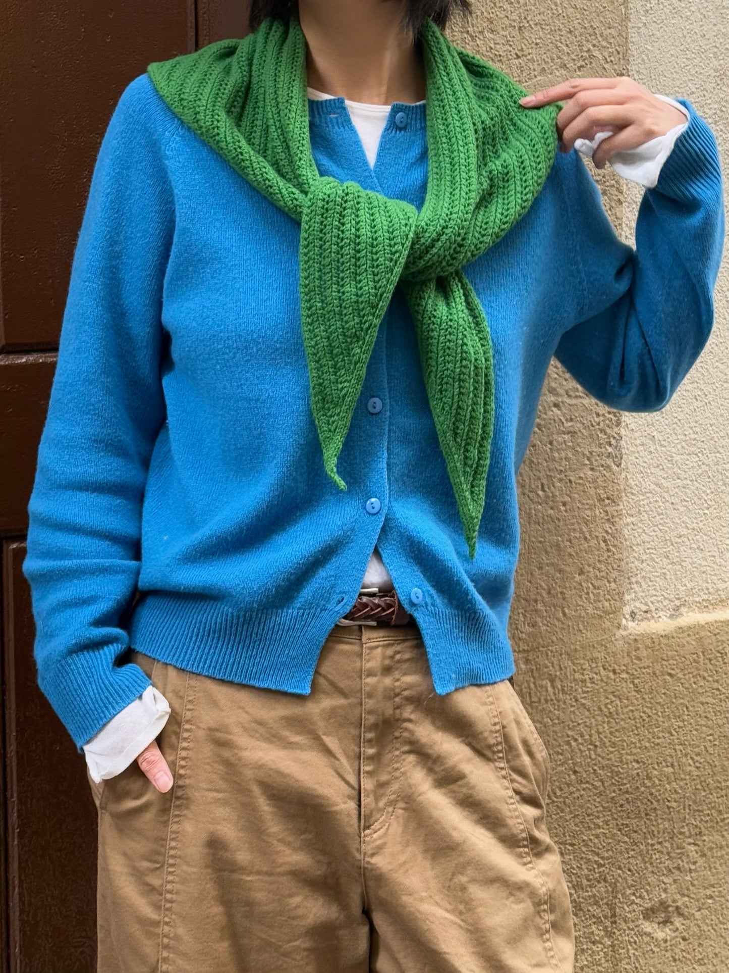 100%wool open- knit triangle scarf