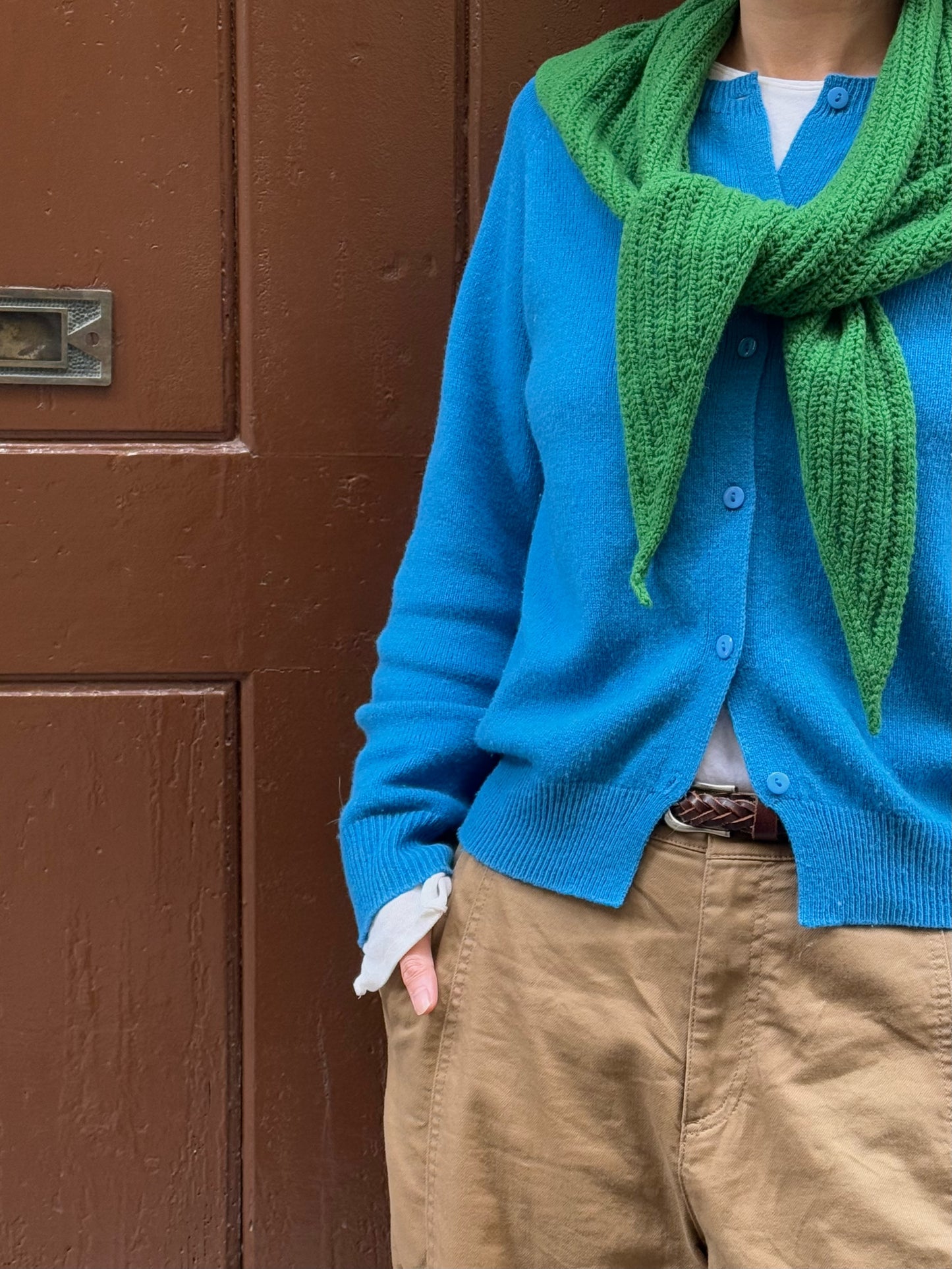 100%wool open- knit triangle scarf